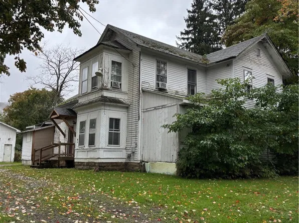933 Front Ave, Salamanca, NY 14779