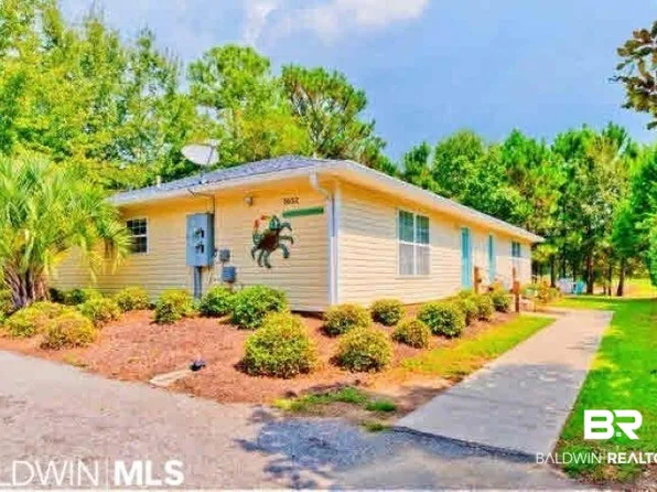 5652 Dee St #A, Gulf Shores, AL 36542