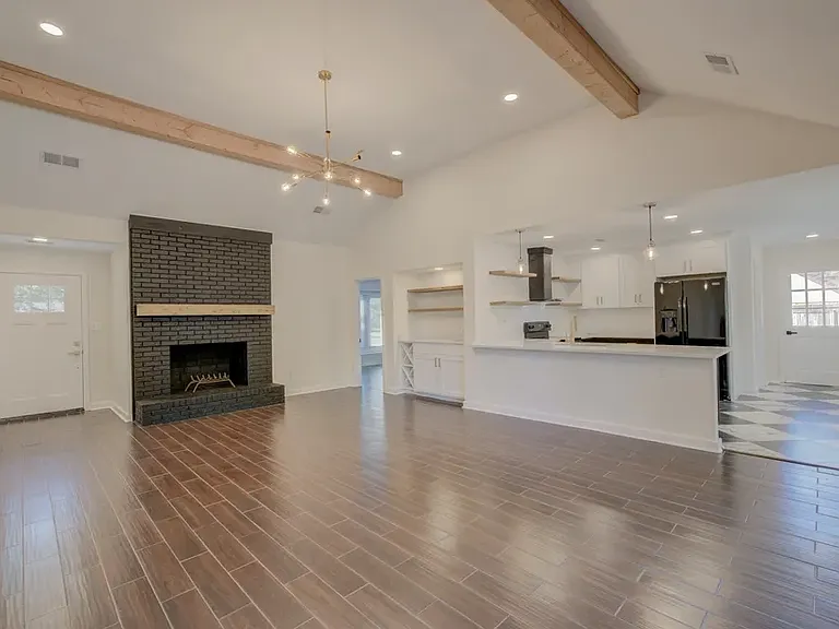 1048 Peterson Lake Rd — Photo 3