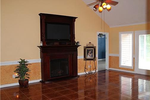 2nd image of 1932 Winwood Dr