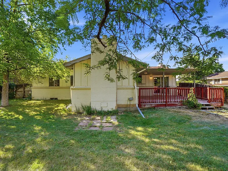 3260 E Maplewood Ave — Photo 39