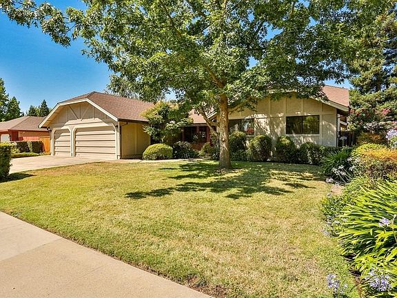 3rd image of 7032 Gloria Dr