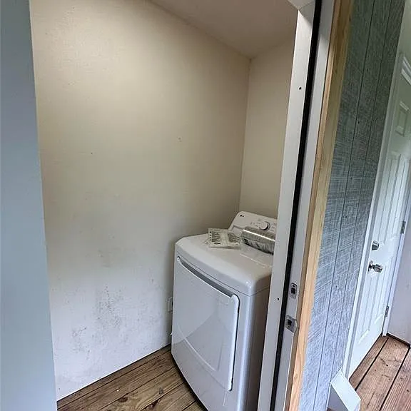 614 Ross St — Photo 12