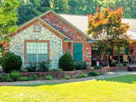 3rd image of 20945 Hickory Ln