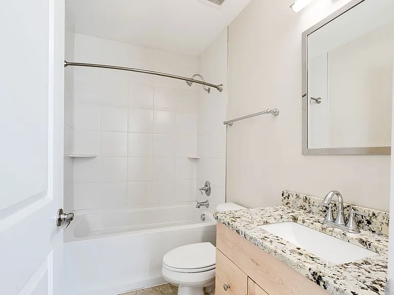 1710 E Franklin St — Photo 18