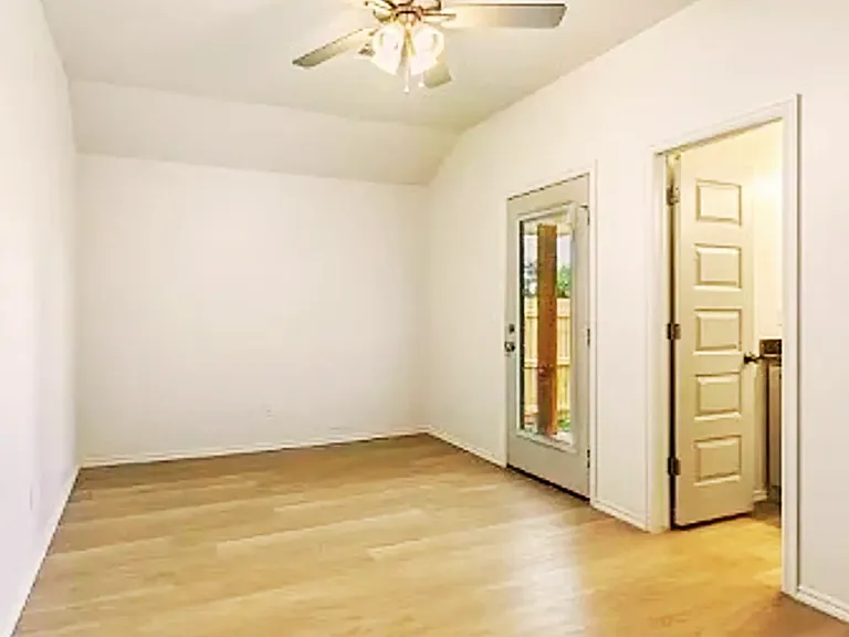 1310 SW New York Ave — Photo 6