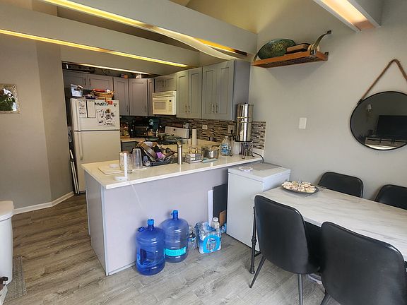 3rd image of 1218 Ballantrae Pl APT C