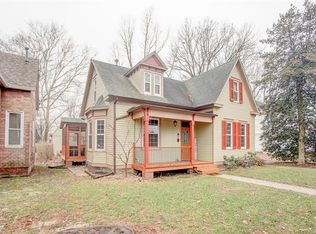 112 W State St, Mascoutah, IL