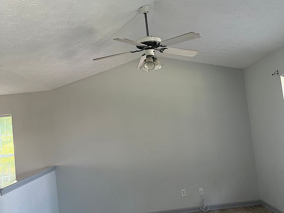 3rd image of 104 Limestone Ln