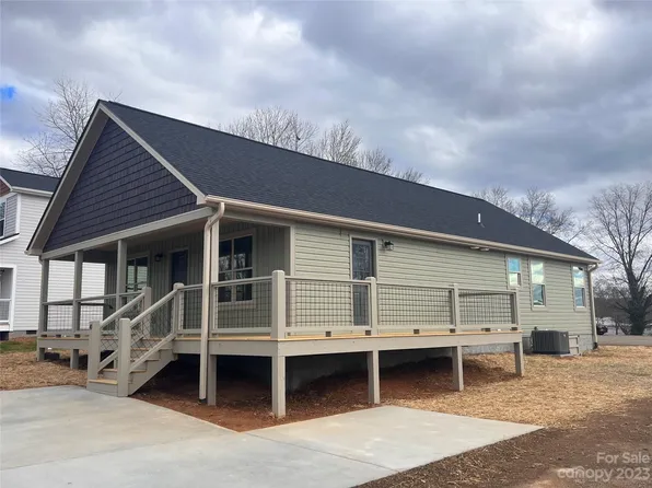 49 Hopedale Cir, Asheville, NC 28806