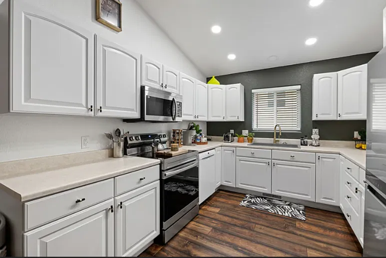 2 bed, 1336 sqft, $2,250 — Photo 2