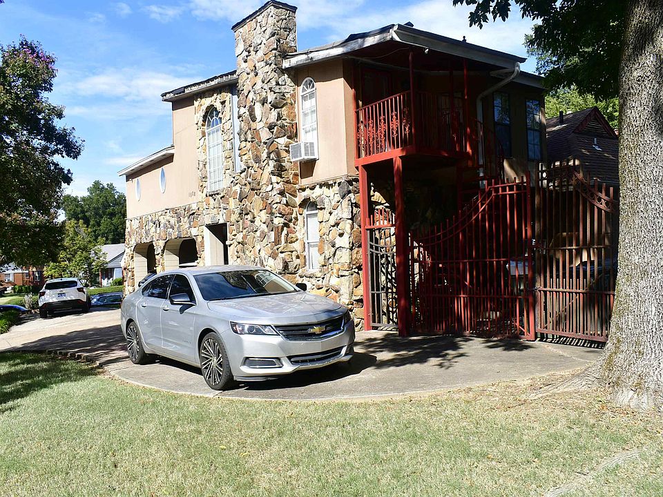 2nd image of 1508 Joanne St