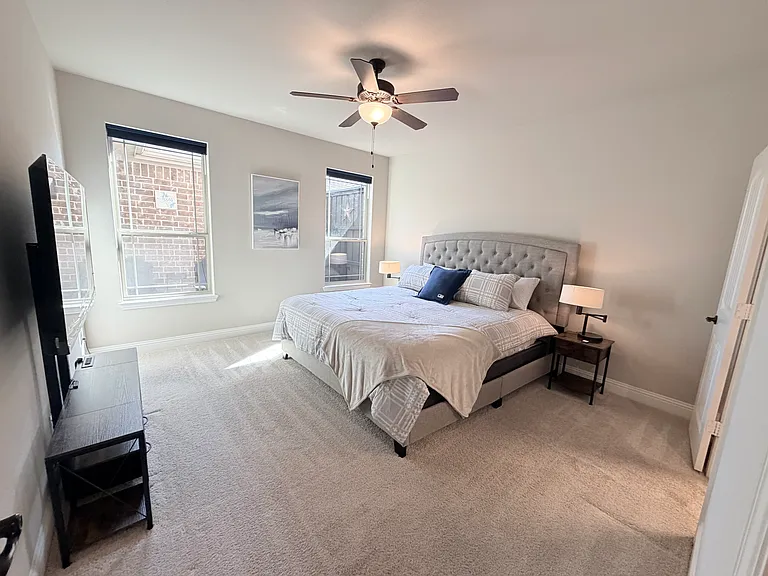 305 Tottenham Ct — Photo 37