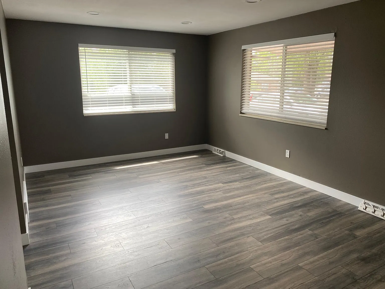 2 bed, 742 sqft, $1,600 — Photo 1