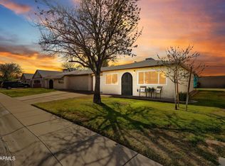 10324 N 97th Dr APT B, Peoria, AZ 85345