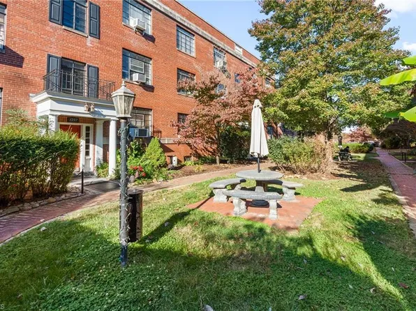 1207 N Main St, High Point, NC 27262