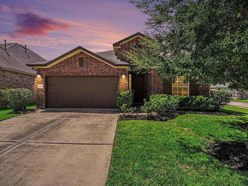 20211 Peralta Cliff Trl