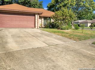 11611 Forest Rain, Live Oak, TX 78233
