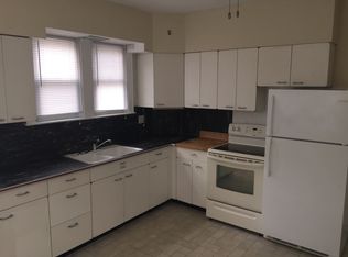 831 S Grand Ave W, Springfield, IL 62704