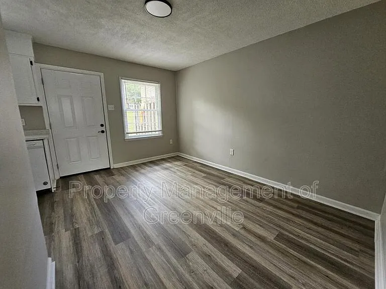 6526 White Horse Rd #10B — Photo 4