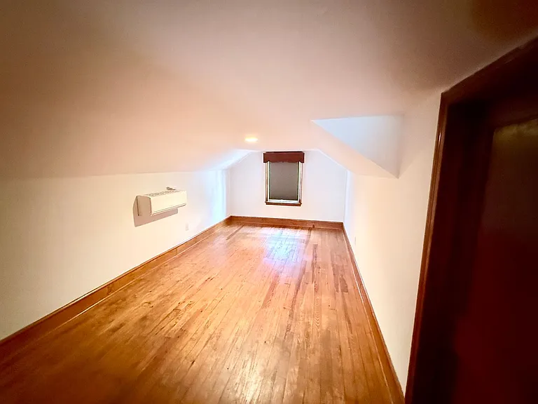555 King Ave — Photo 24