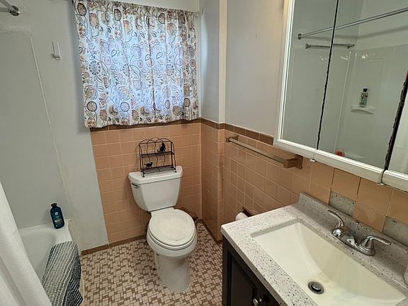 5th image of 2123 Charlton Ave