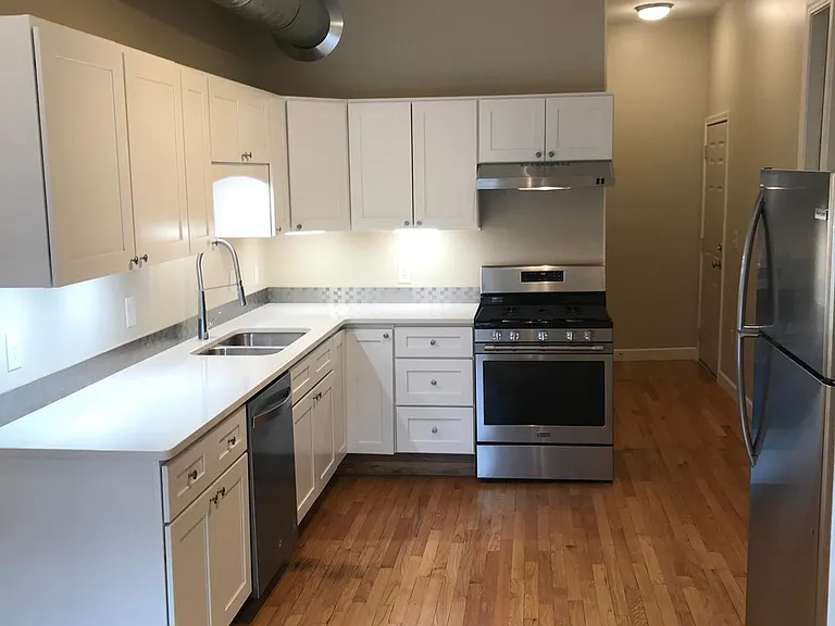 1507 Lake Dr SE #1 — Photo 1