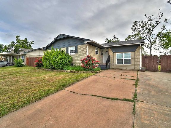 2nd image of 352 NW Compass Dr