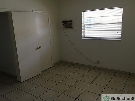 5th image of 5400 Hollywood Blvd APT 14