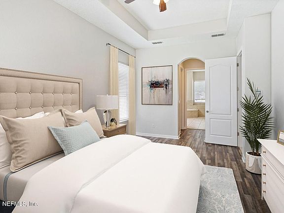 Spacious owners' bedroom. Staged photos.