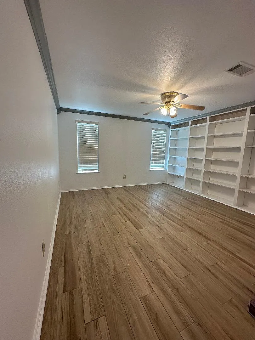 4 bed, 2339 sqft, $2,700 — Photo 3