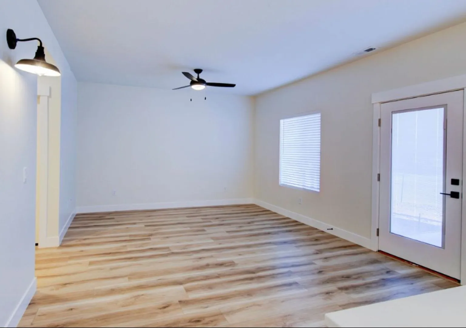 Cross Hollow Home — Photo 3