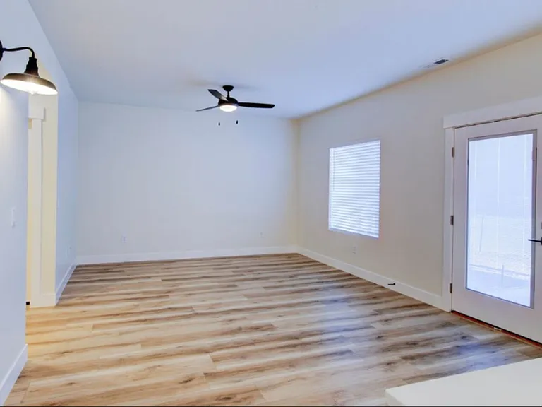 2875 Cody Dr #7 — Photo 2