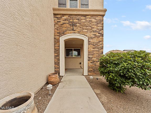 4th image of 2779 W Greenstreak Dr