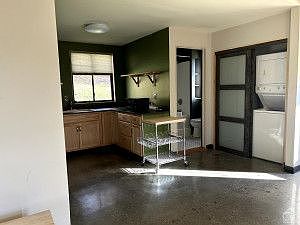 2nd image of 123B Sharon Rd #B