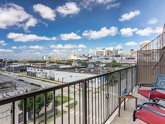2nd image of 2205 McKinney St APT 505