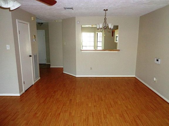5th image of 16814 Holly Trail Dr