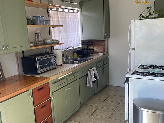 5th image of 1422 Armacost Ave APT 4
