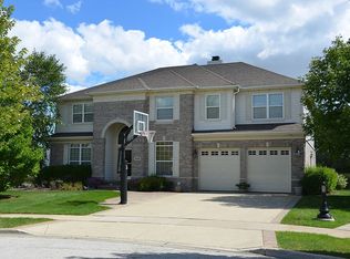 449 Birmingham Ln, Schaumburg, IL 60193