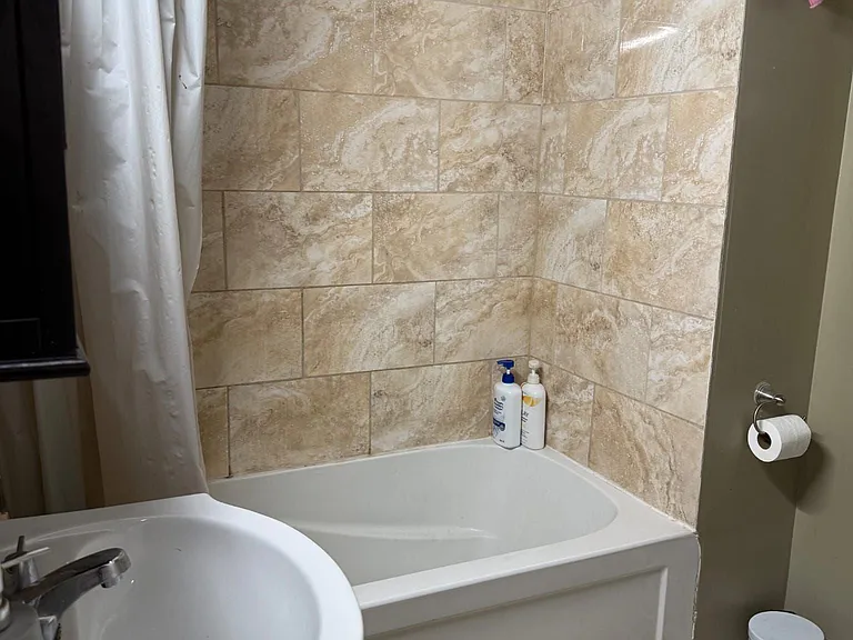 273 Clarke St — Photo 14