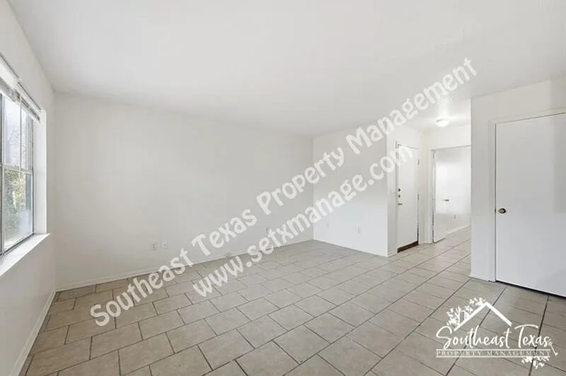 801 W Gibson St — Photo 2