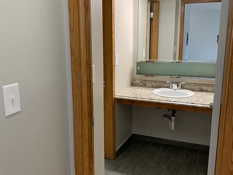 Whitnall Gardens Apartments — Photo 6