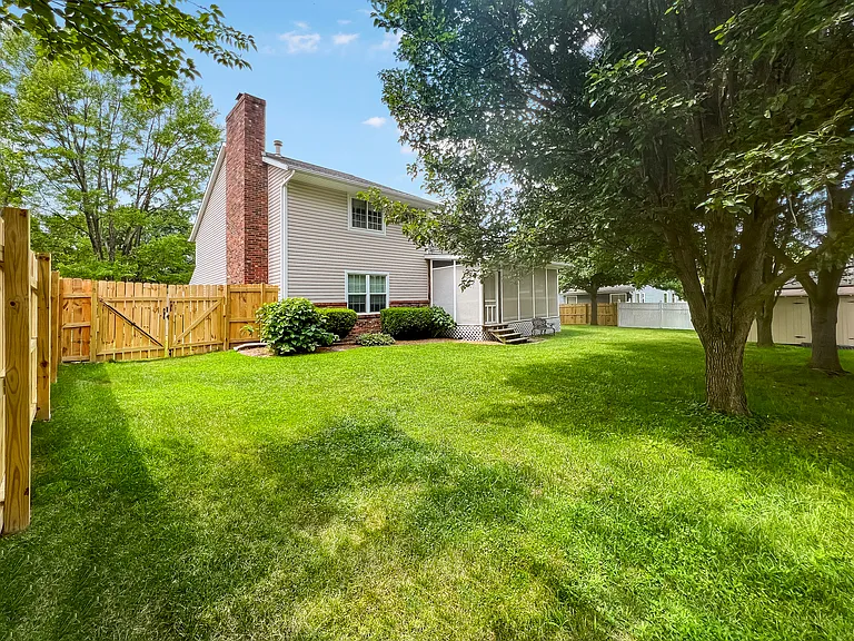 1026 Woodleaf Dr — Photo 15