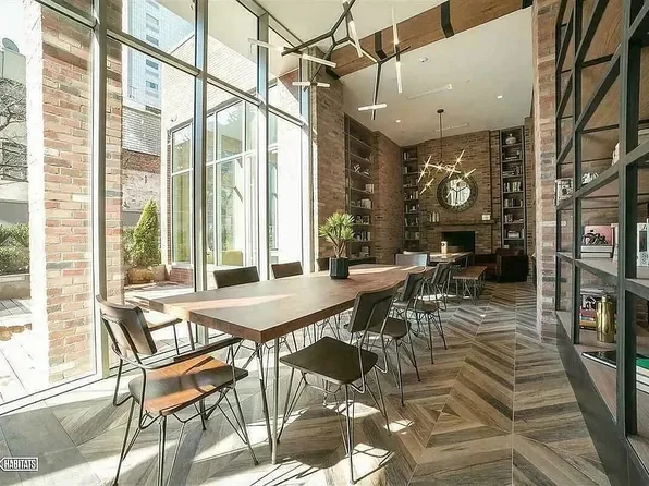 211 Mcguiness Boulevard image 13 of 15