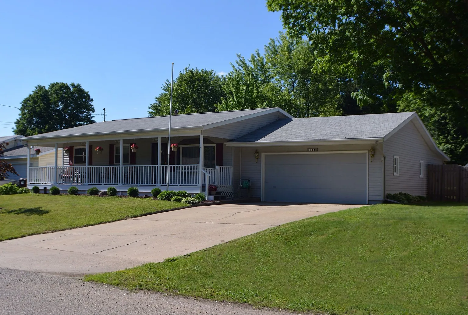 143 Dundee Dr photo 1