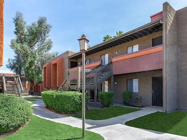 La Ventana Apartments — Photo 33