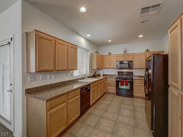 10582 El Cerrito Chico St — Photo 13