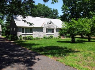 181 Midwood Rd, Paramus, NJ 07652