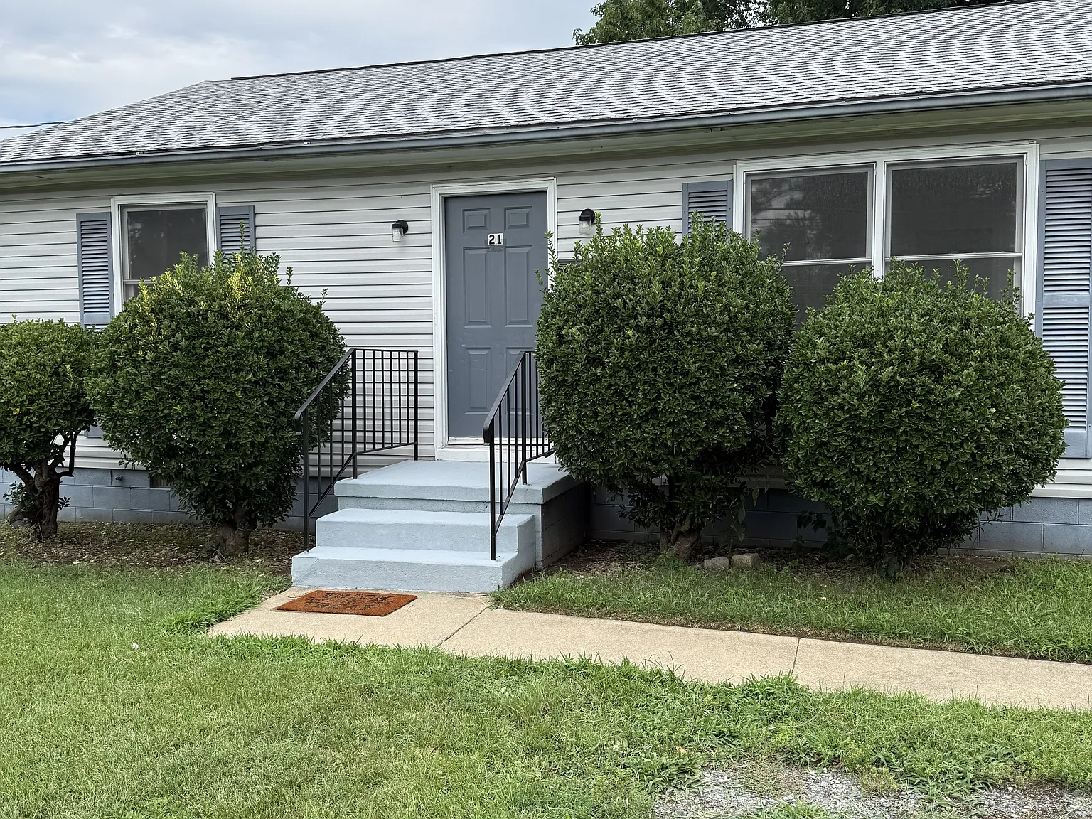 21 North Mapleleaf Avenue - 1 — Photo 1