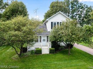 19525 Wasson Rd, Gregory, MI 48137